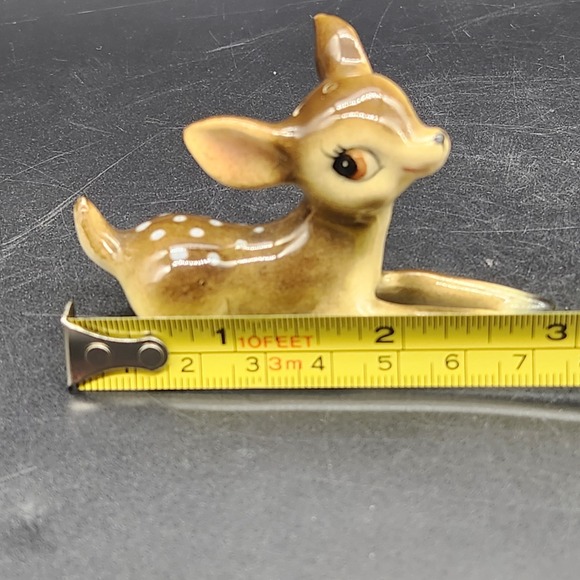 Vintage Ceramic Fawn Deer Salt and Pepper Shakers Japan Cork Stoppers Wide Eyes - Picture 15 of 16